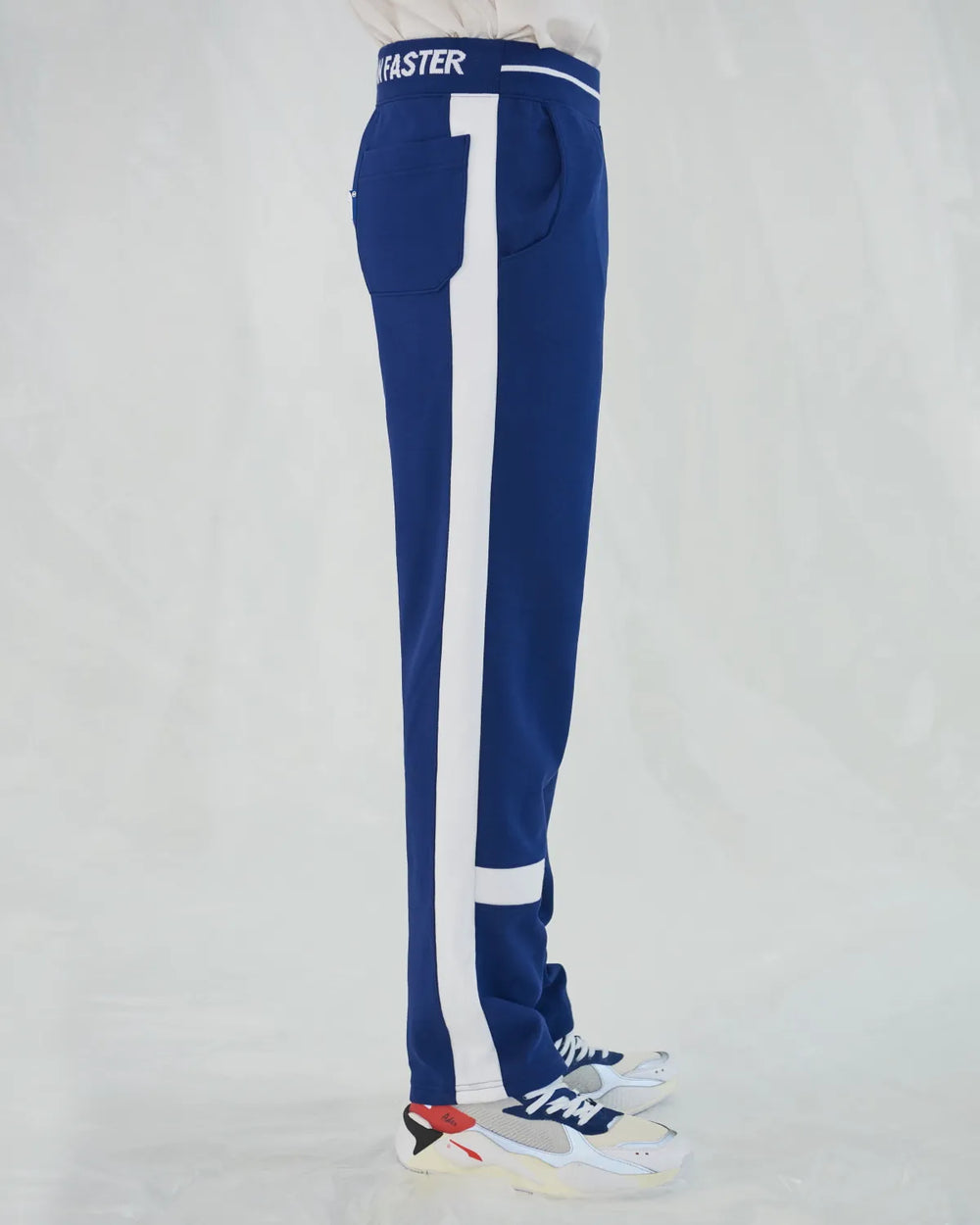 XS
