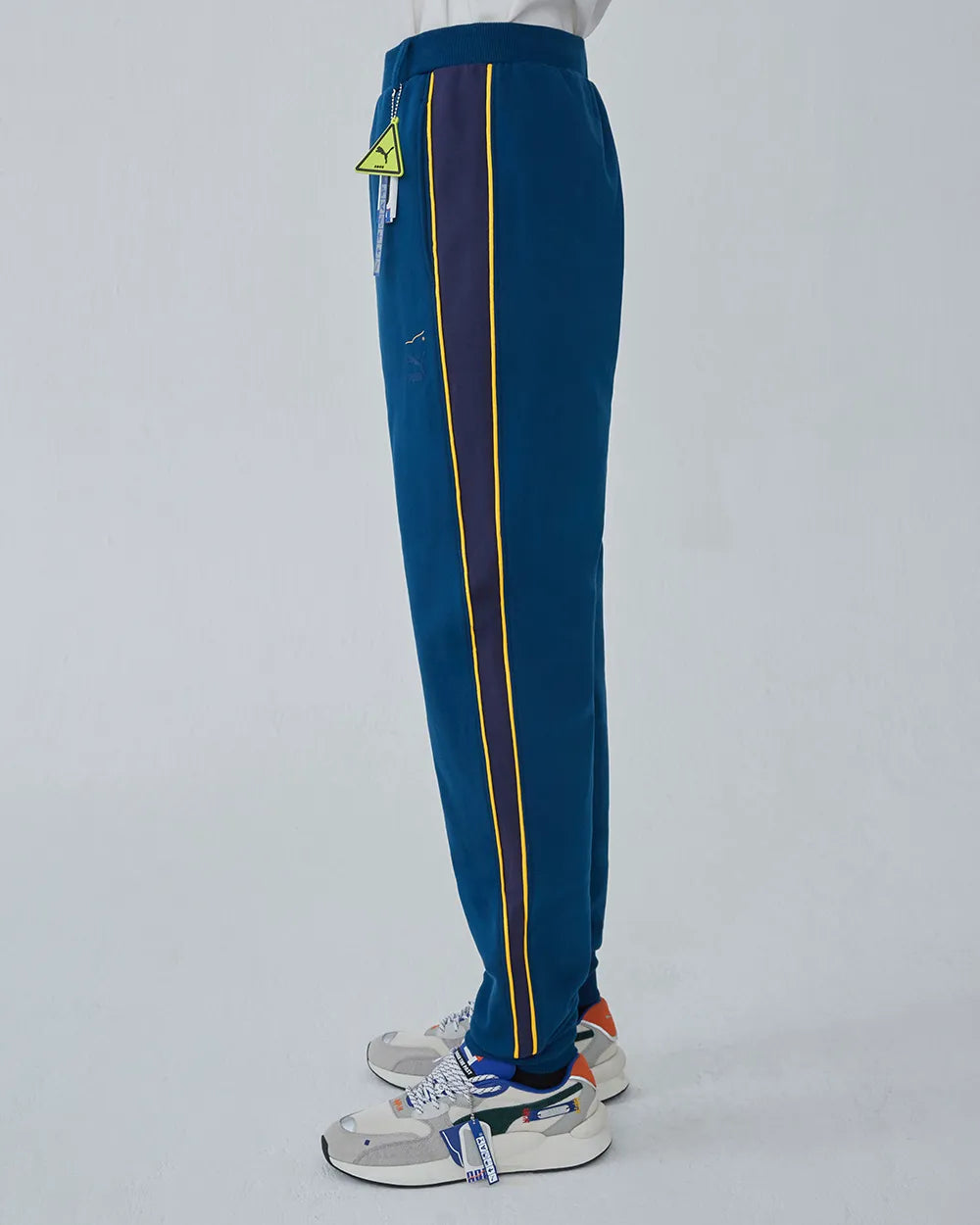 XS