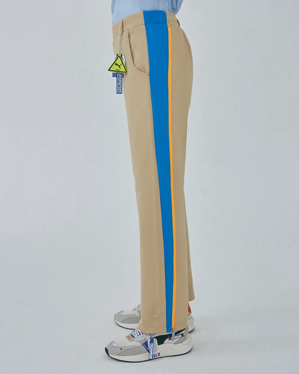 XS