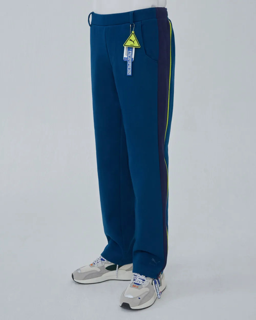 XS