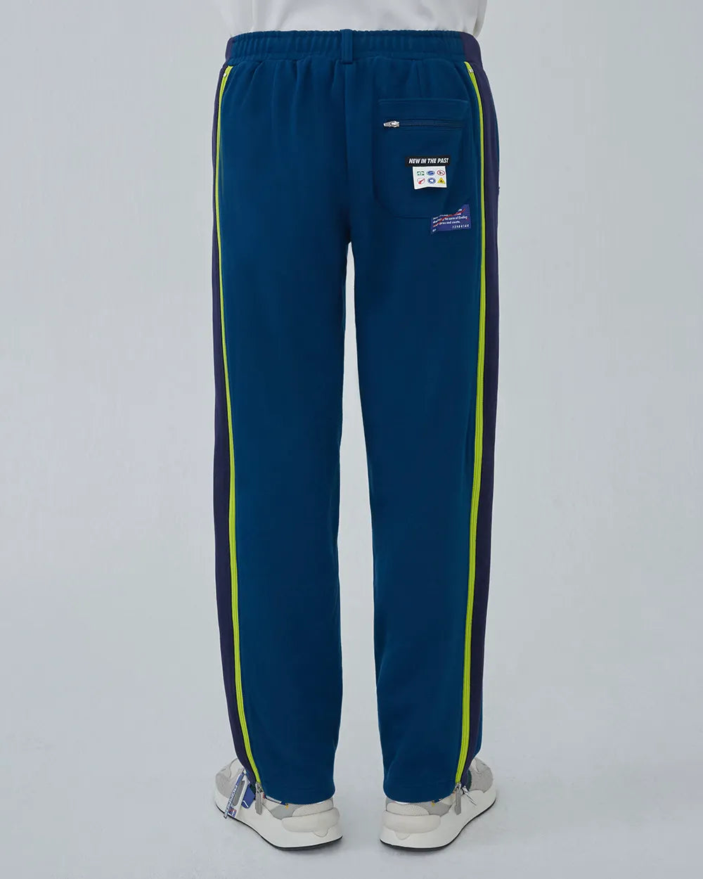 XS