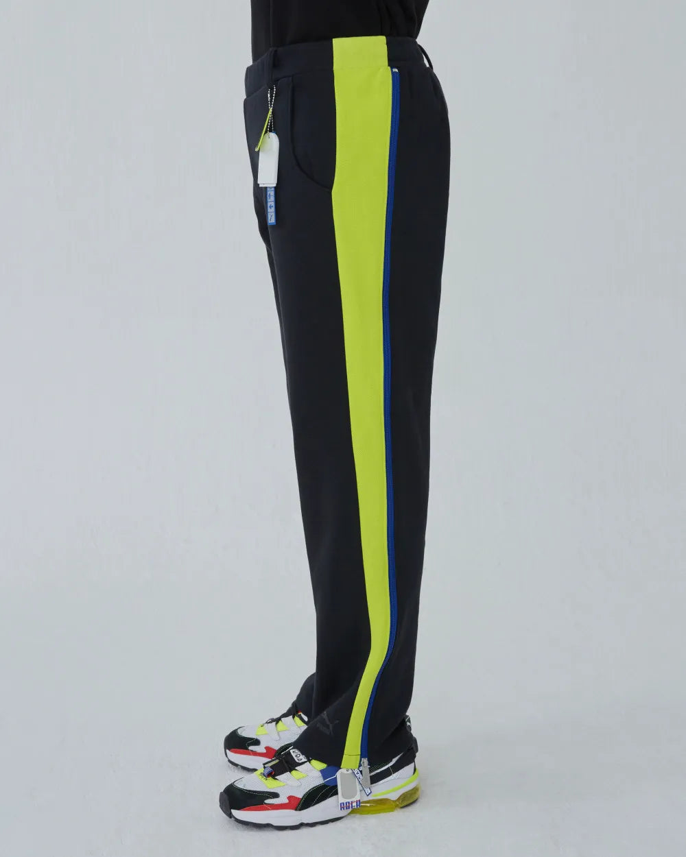 XS