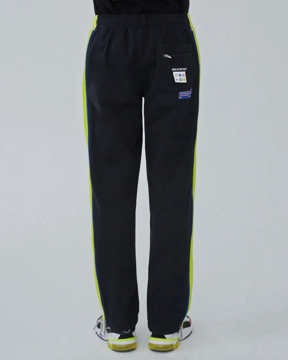 XS